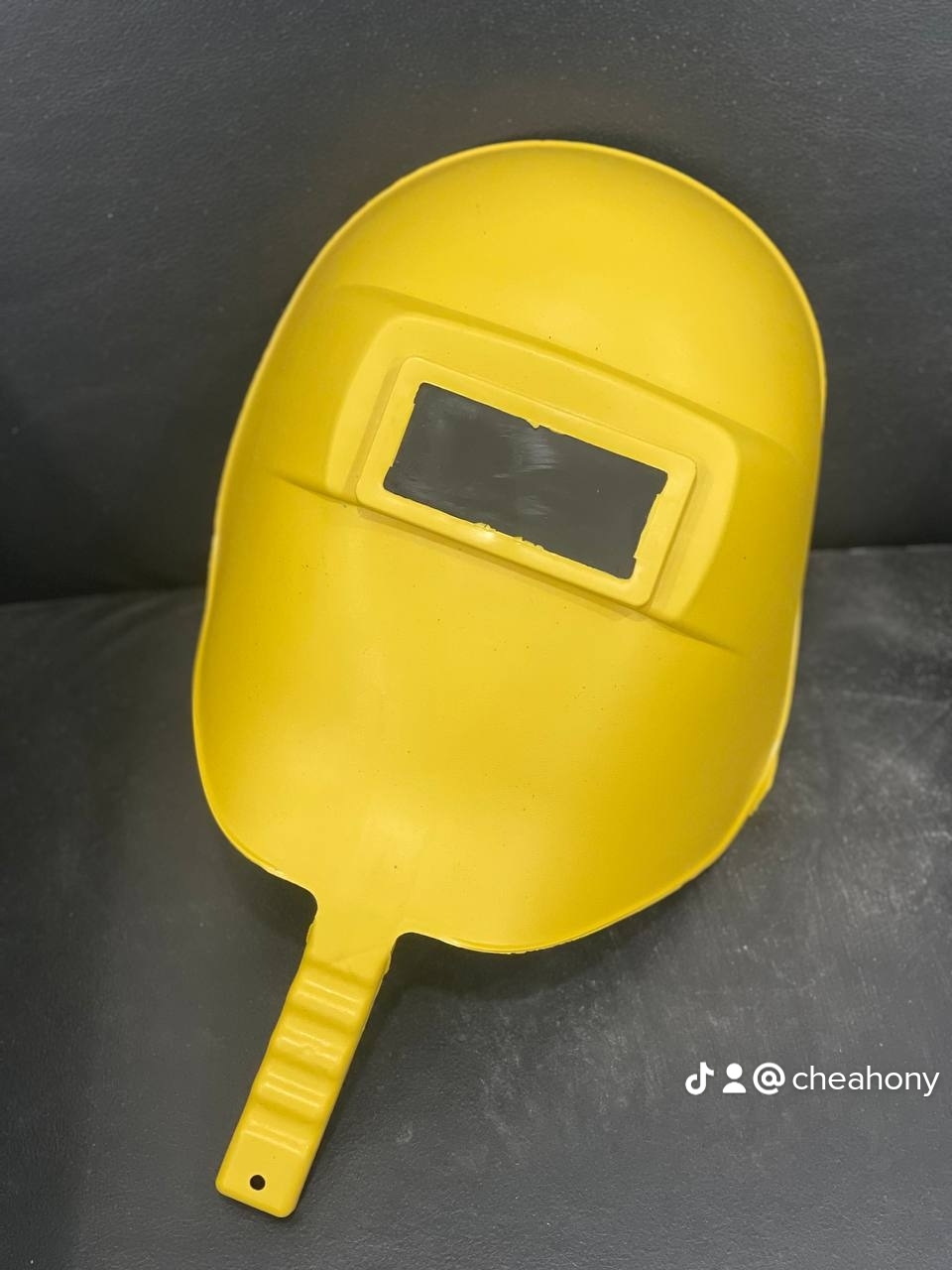 កាបាំងផ្សាដែក