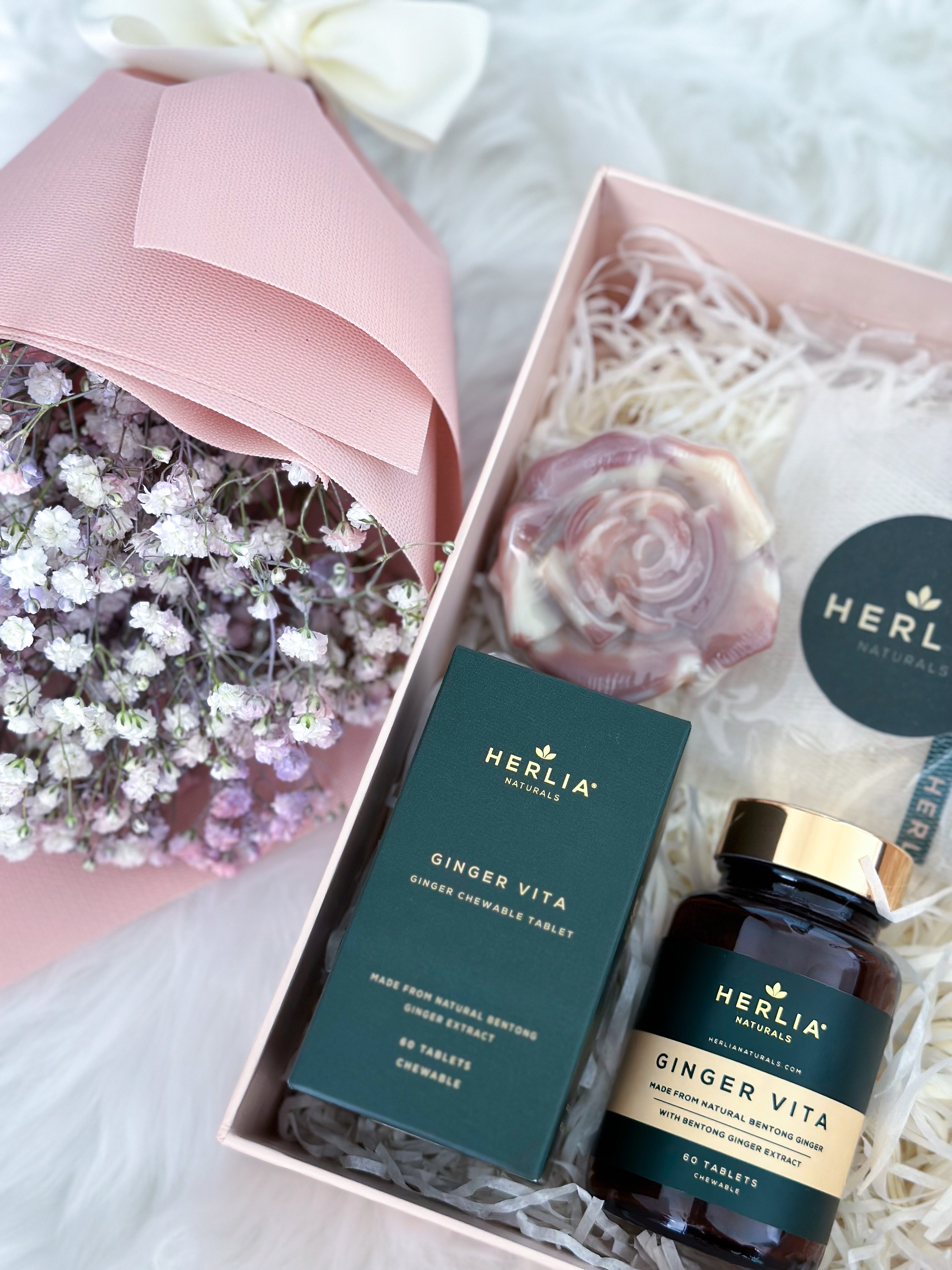 Cover Image for Herlia® Naturals Premium Care Gift Box