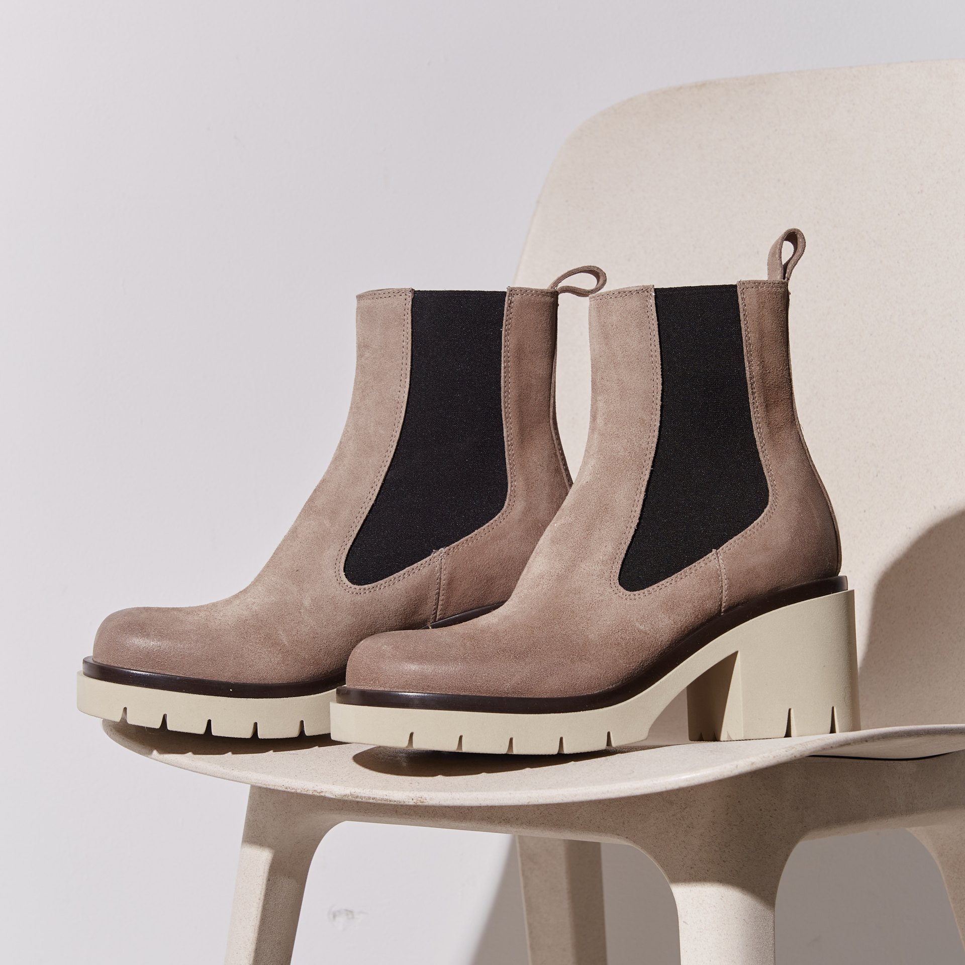 Бежевые замшевые ботильоны - Image 5 of 5