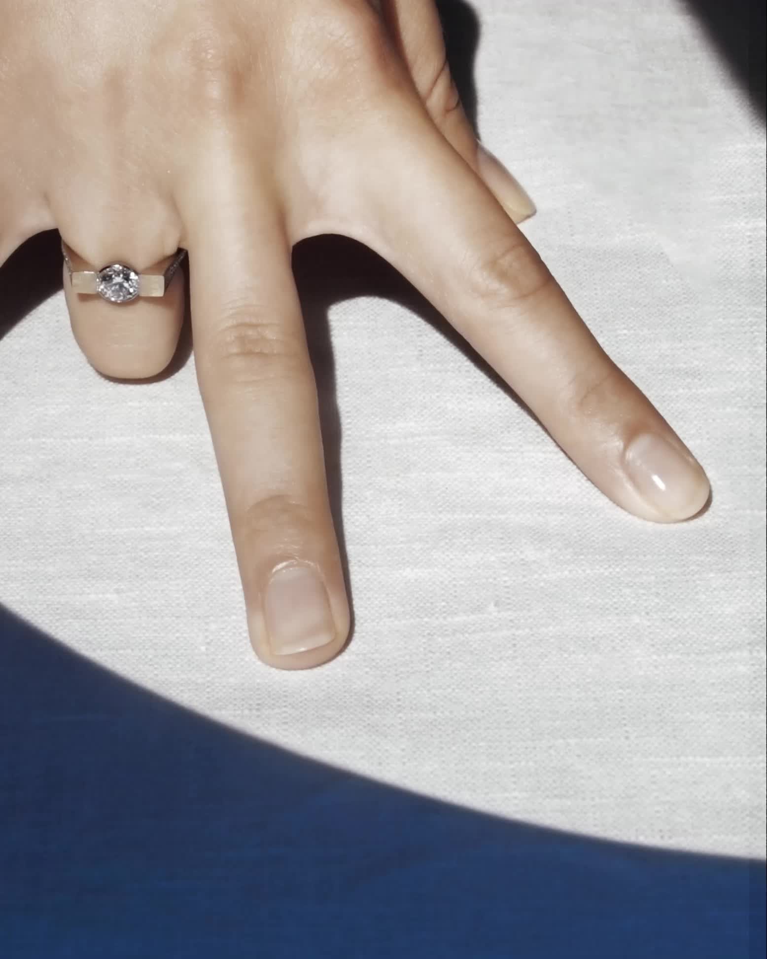 Solitaire Snow Ring