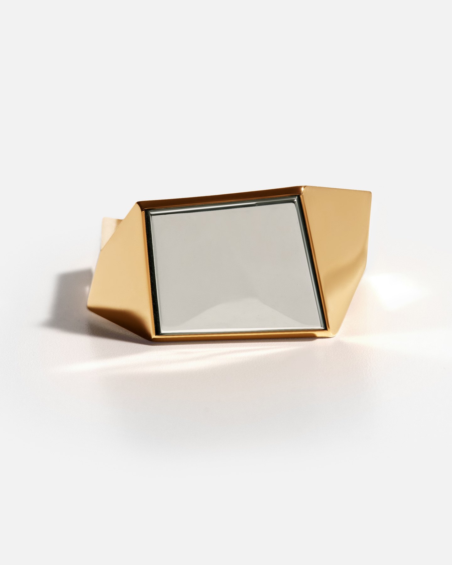 Creations made of light, diamonds and 18k gold