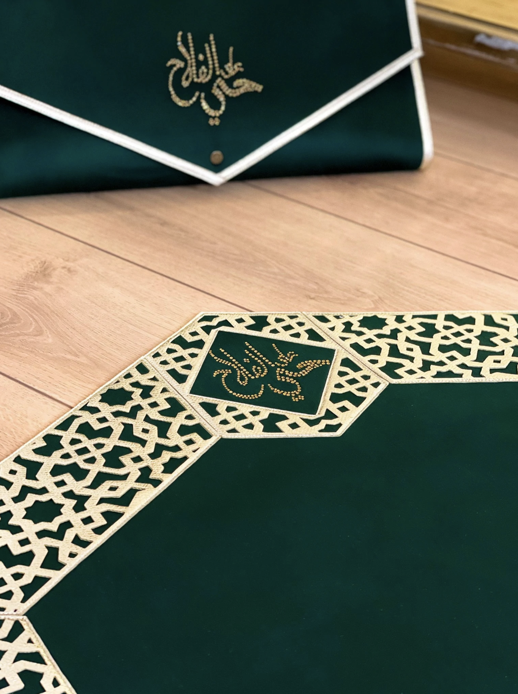 Turkish Handmade Rug, Ottoman Emerald Green Prayer Rug With Its Cover, Easily Foldable