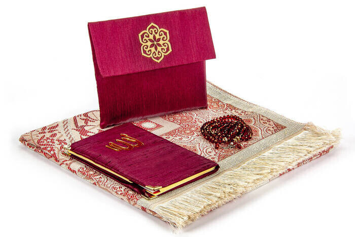 Prayer Rug Covered Set, Covered Yasin Surah From Quran, Prayer Rug And Rosary 